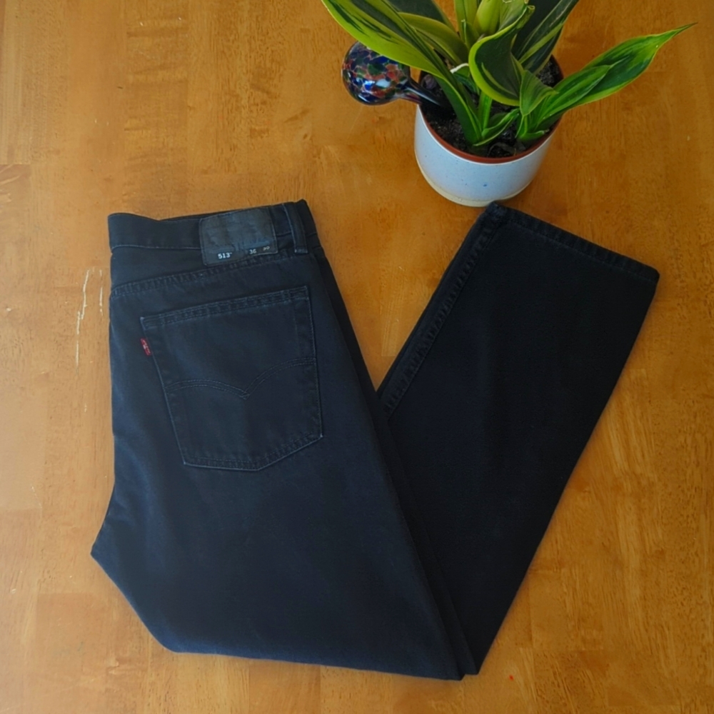 Levi’s 513 Slim Straight black